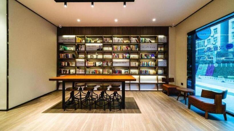 Hanting Hotel Wuhan Optics Valley Youth Club