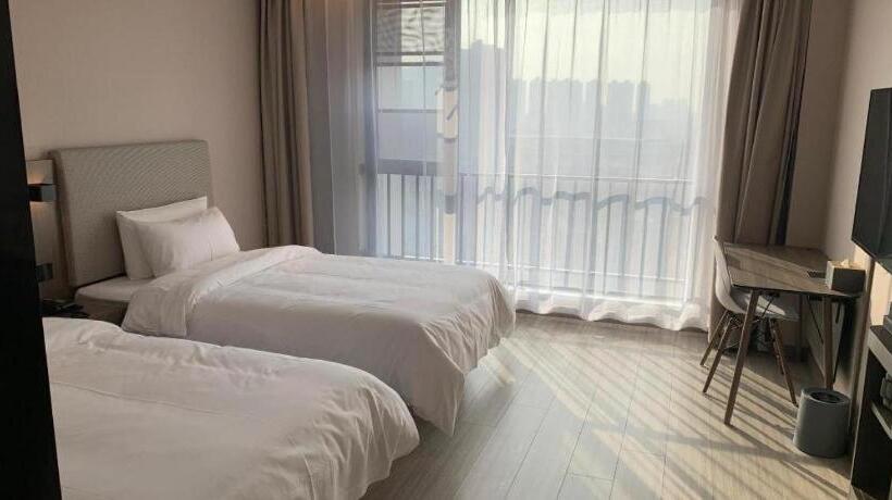 Hanting Hotel Wuhan Optics Valley Youth Club