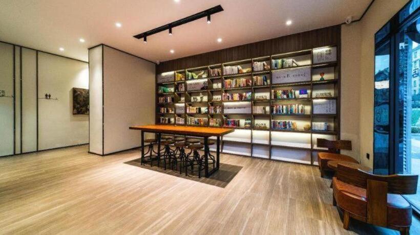 Hanting Hotel Wuhan Optics Valley Youth Club