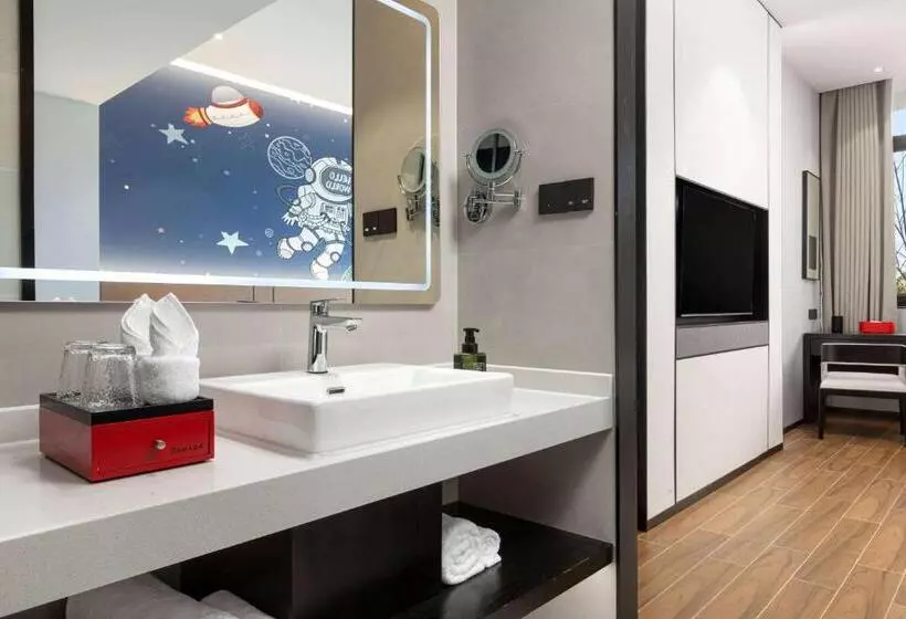 هتل Ramada By Wyndham Xishuangbanna Jinghong