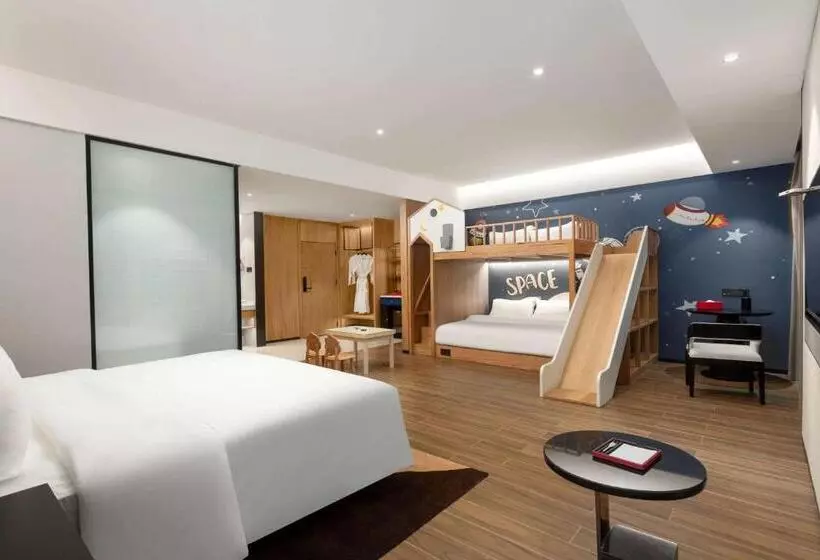 هتل Ramada By Wyndham Xishuangbanna Jinghong