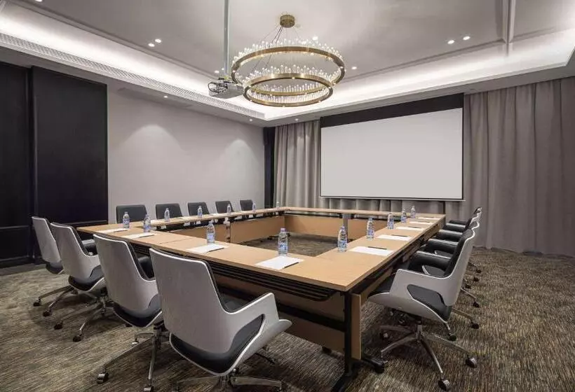 هتل Ramada By Wyndham Xishuangbanna Jinghong