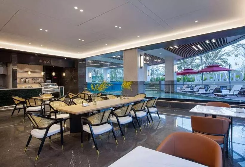 هتل Ramada By Wyndham Xishuangbanna Jinghong