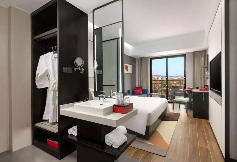 هتل Ramada By Wyndham Xishuangbanna Jinghong