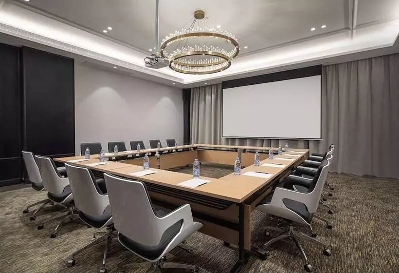 هتل Ramada By Wyndham Xishuangbanna Jinghong