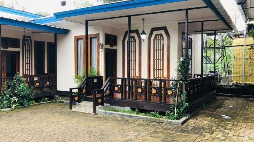 Otel Villa Mutiara Hitam Situ Cileunca Pangalengan