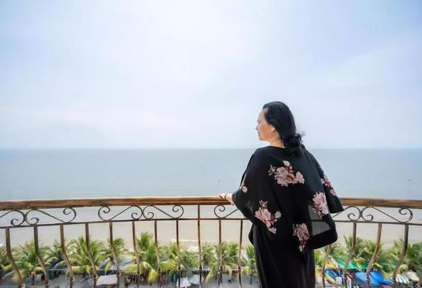 Khách Sạn Moonlight Hotel   Mặt Biển Hải Tiến