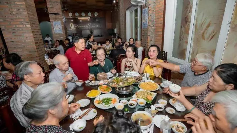Khách Sạn Moonlight Hotel   Mặt Biển Hải Tiến