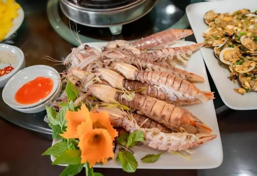 Khách Sạn Moonlight Hotel   Mặt Biển Hải Tiến