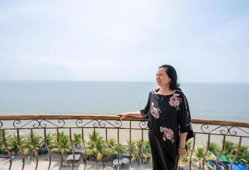 Khách Sạn Moonlight Hotel   Mặt Biển Hải Tiến