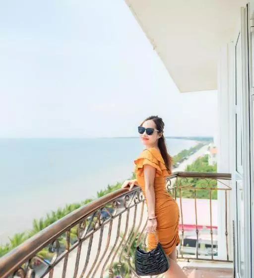 Khách Sạn Moonlight Hotel   Mặt Biển Hải Tiến