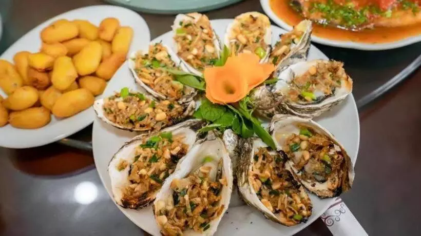 Khách Sạn Moonlight Hotel   Mặt Biển Hải Tiến