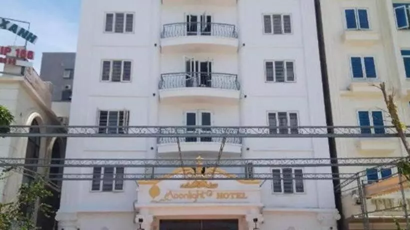 Khách Sạn Moonlight Hotel   Mặt Biển Hải Tiến