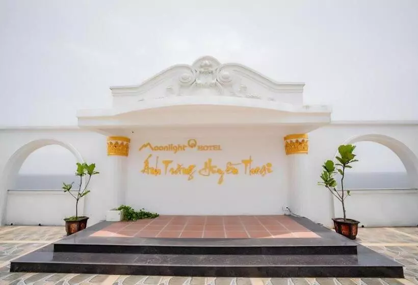 Khách Sạn Moonlight Hotel   Mặt Biển Hải Tiến