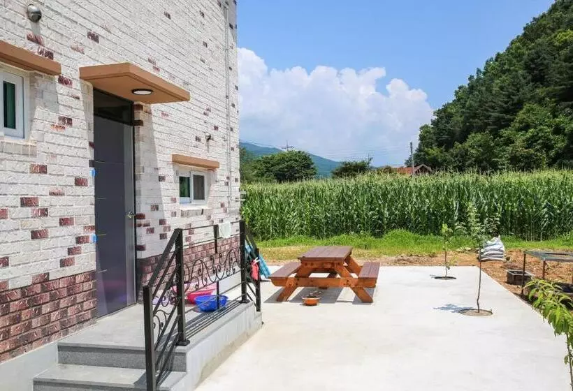 Majatalo Poolip Family House