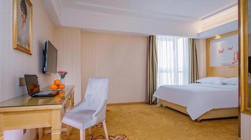 Vienna Hotel Wuhan Huazhong Normal University Huquan Metro Station