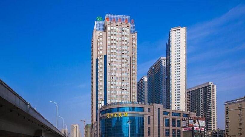 Vienna Hotel Wuhan Huazhong Normal University Huquan Metro Station