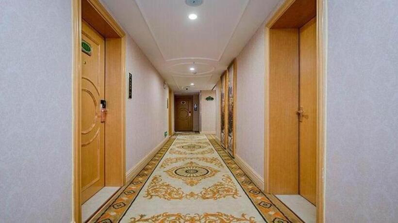 Vienna Hotel Wuhan Huazhong Normal University Huquan Metro Station