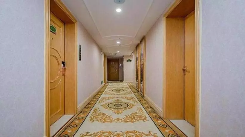 Vienna Hotel Wuhan Huazhong Normal University Huquan Metro Station