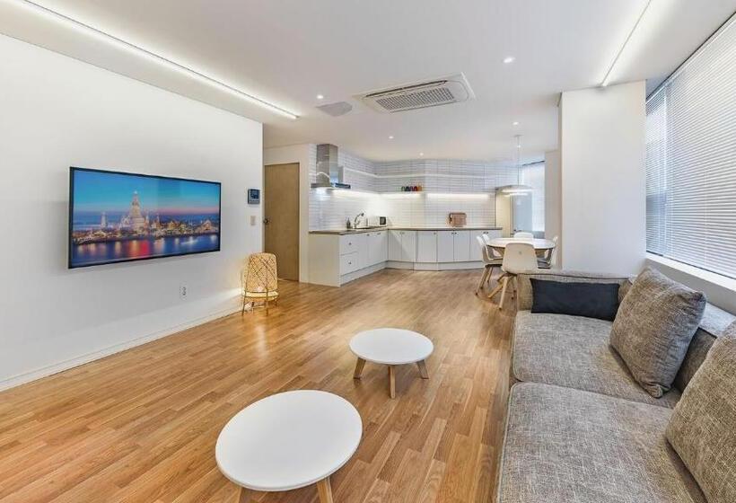 Yeosu Jinnam Mansion Pension