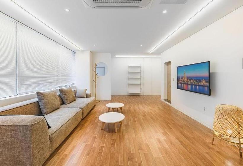 Yeosu Jinnam Mansion Pension