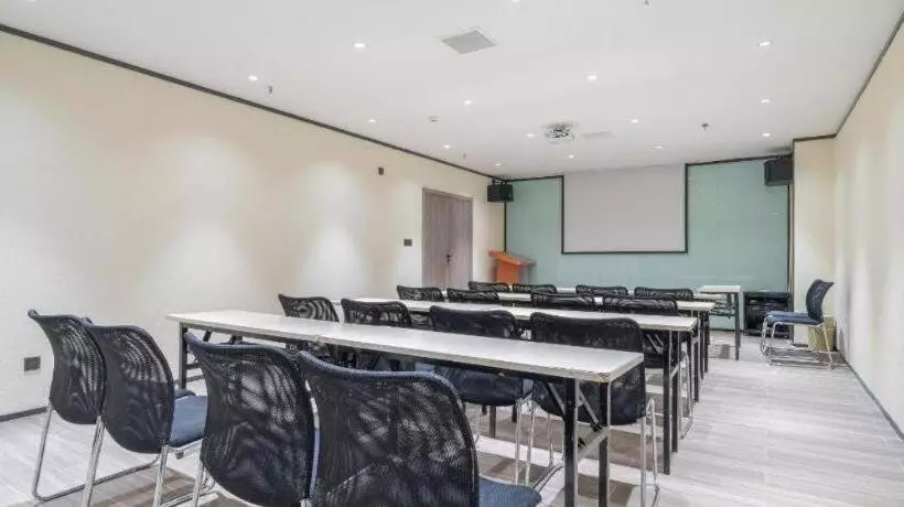 Hanting Hotel Hebi Shancheng Mall