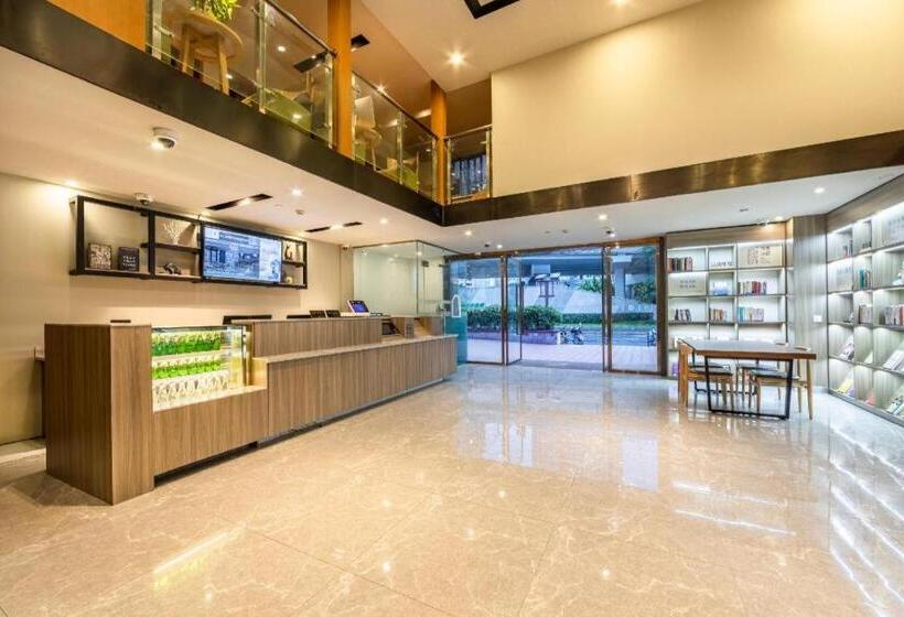 Hanting Hotel Shanghai Xujiahui Stadium Metro Station