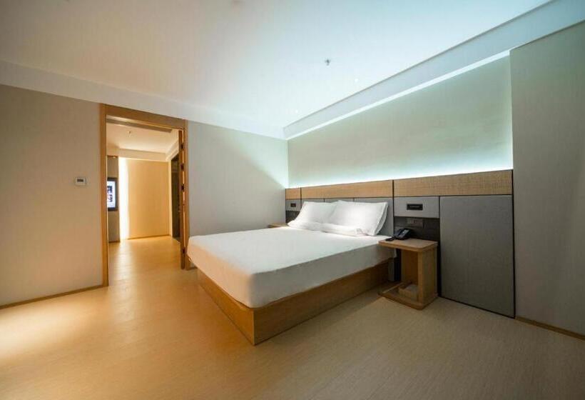 Hanting Premium Hotel Shenyang Taiyuan Street Metro Station