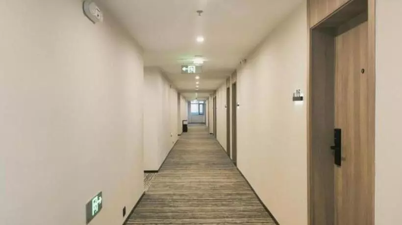 ホテル Green Tree Inn Express Heze University Town