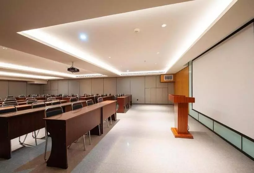 Ji Hotel Jinzhou Yunfei Bridge