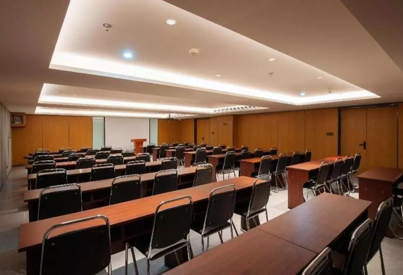 Ji Hotel Jinzhou Yunfei Bridge