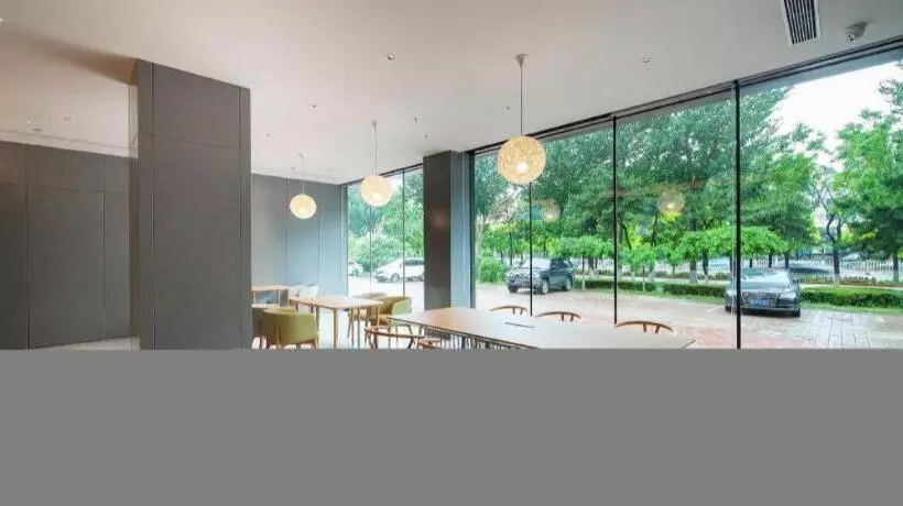 Ji Hotel Jinzhou Yunfei Bridge