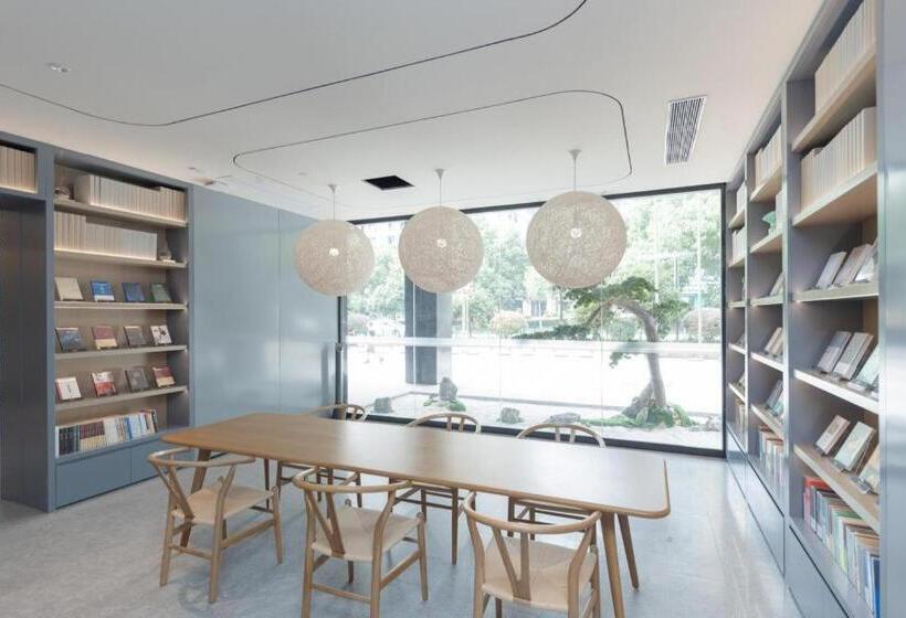 Ji Hotel Wuhan Optics Valley Daxueyuan Road