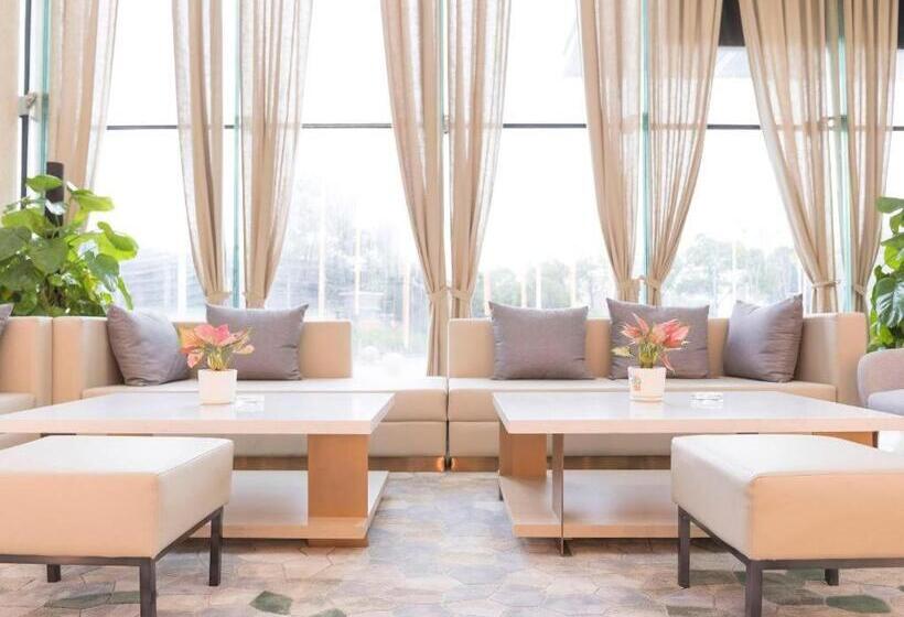 Lavande Hotel Nanchang Aixihu Shida