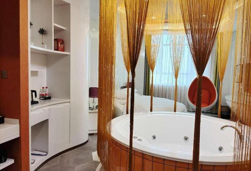 Starway Hotel Urumqi Exhibition Center