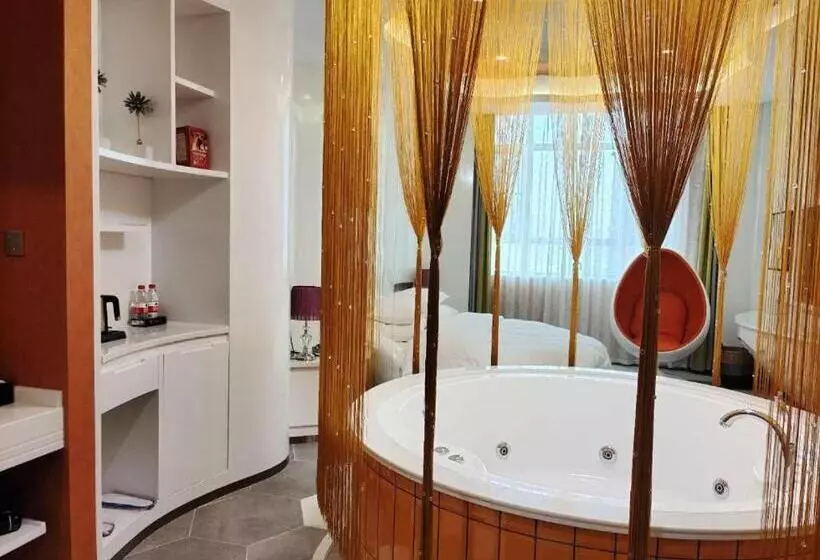 Starway Hotel Urumqi Exhibition Center