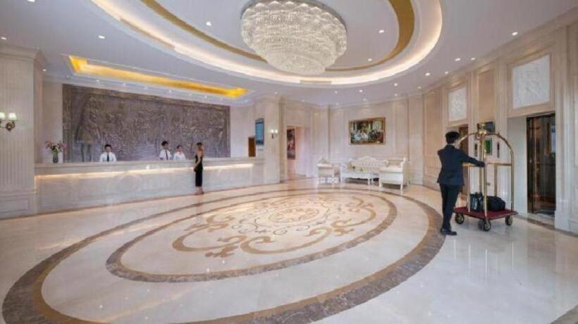 Vienna Hotel Hainan Lingshui Center