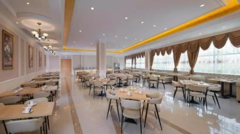 Vienna Hotel Hainan Lingshui Center