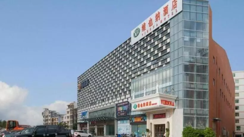 Vienna Hotel Hainan Lingshui Center