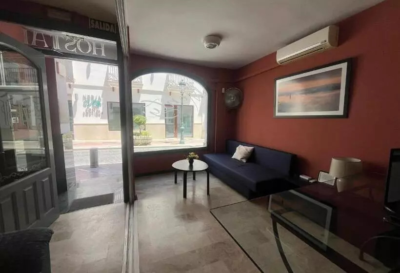 Ostello Hostal Montys