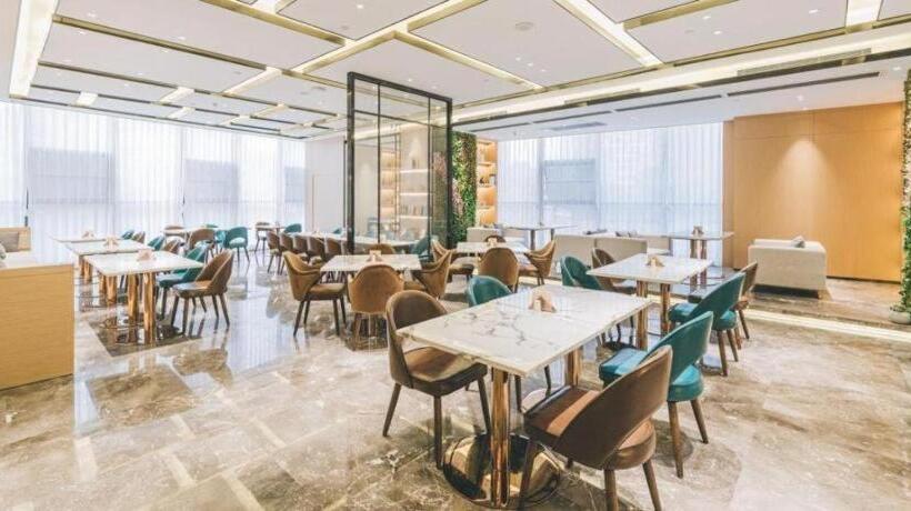 Atour Hotel Guiyang Shijicheng