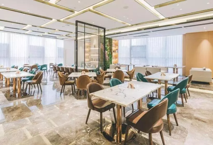 Atour Hotel Guiyang Shijicheng