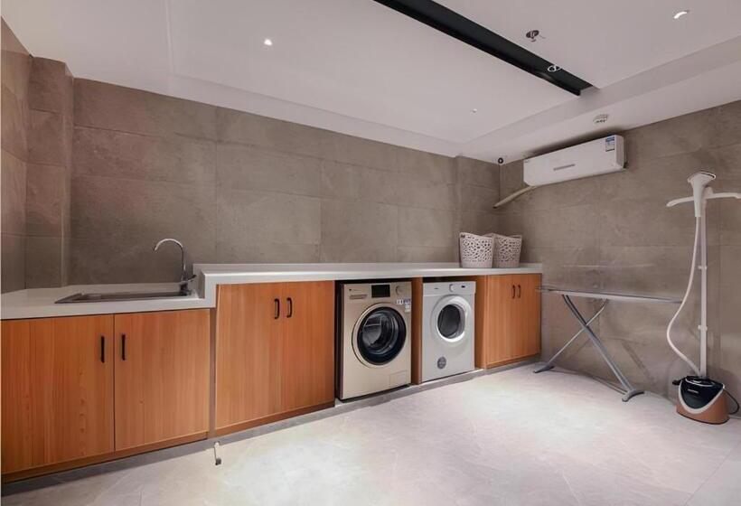 Echarm Hotel Wuhan Univerisity Hongshan Square Metro Station