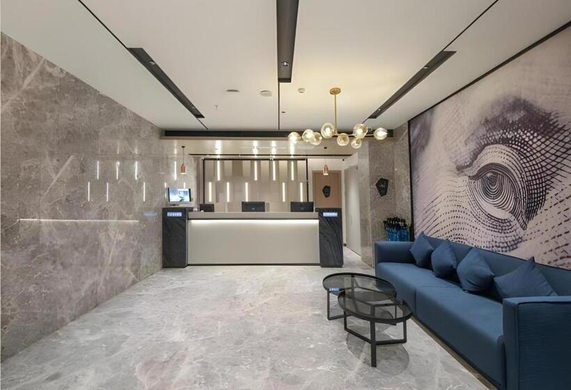 Echarm Hotel Wuhan Univerisity Hongshan Square Metro Station