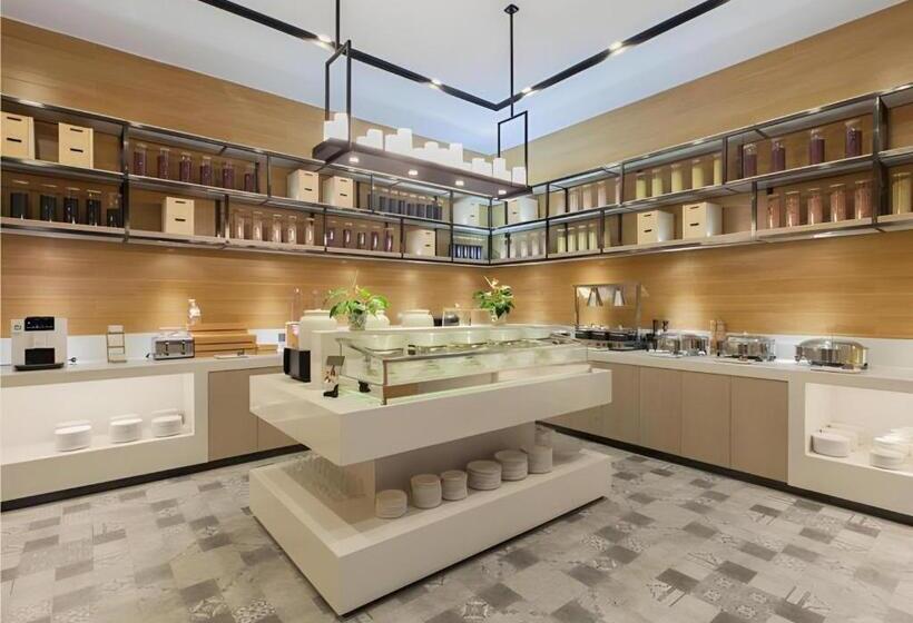 Echarm Hotel Wuhan Univerisity Hongshan Square Metro Station