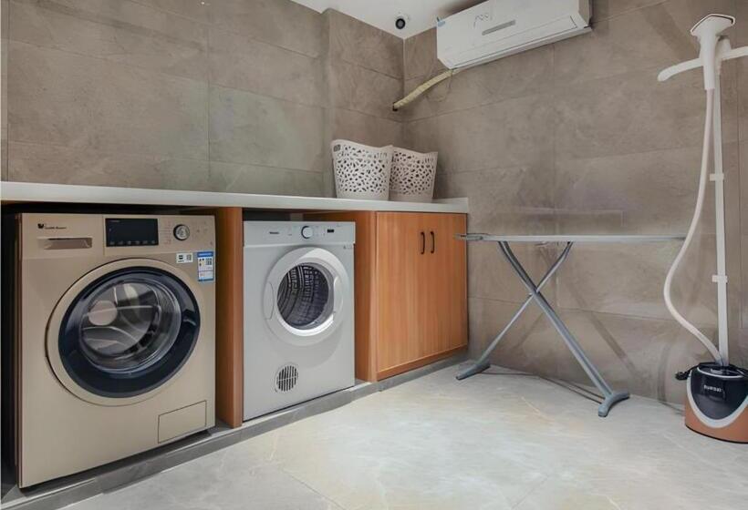 Echarm Hotel Wuhan Univerisity Hongshan Square Metro Station