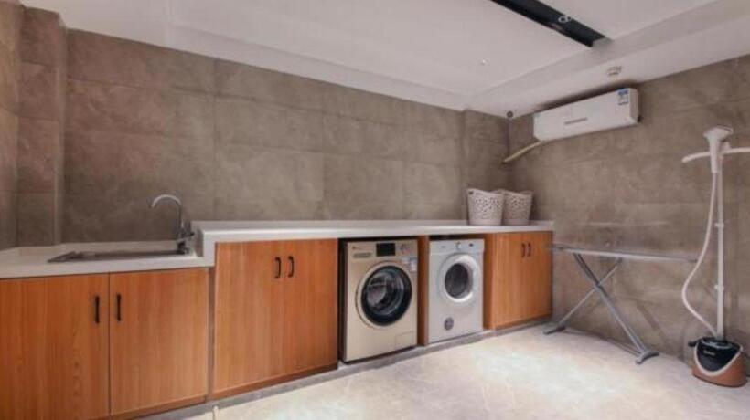 Echarm Hotel Wuhan Univerisity Hongshan Square Metro Station