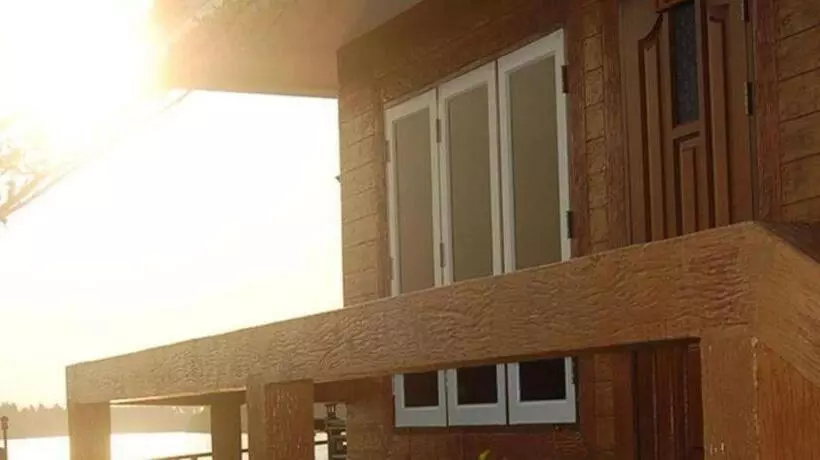 ホテル Baan Imoun