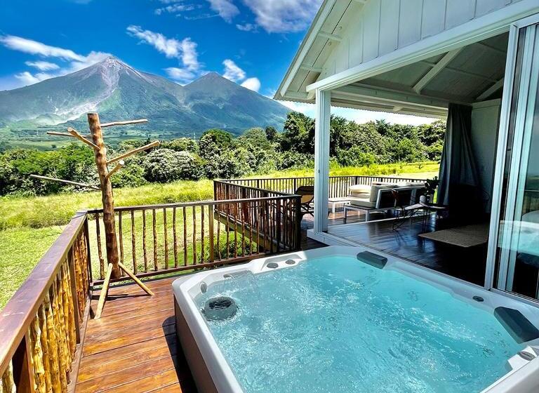 هتل Finca San Cayetano