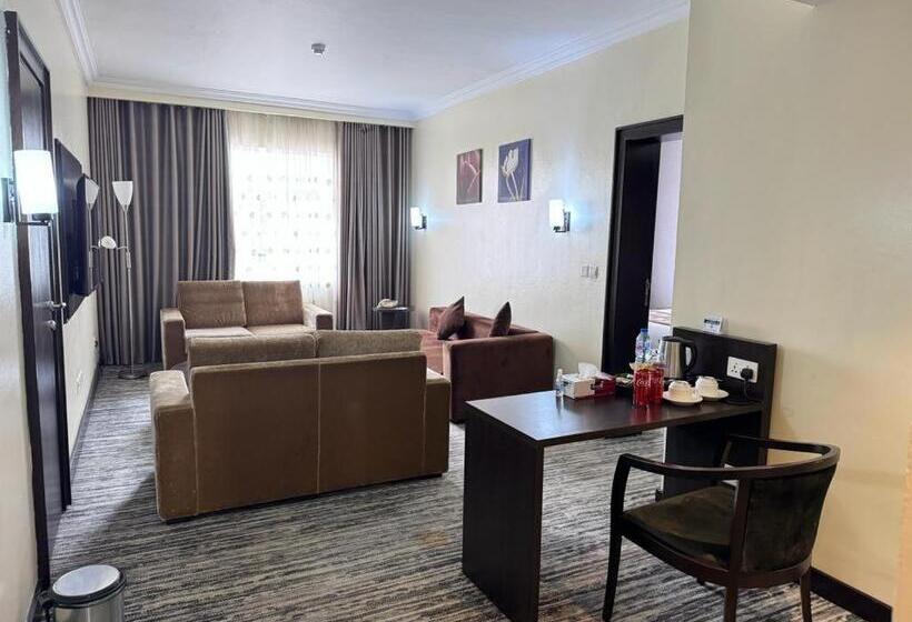 هتل Golden Tulip Ibadan